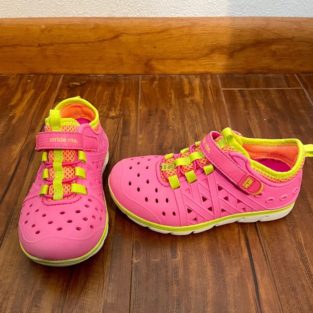 Stride Rite Made 2 Play Shoes